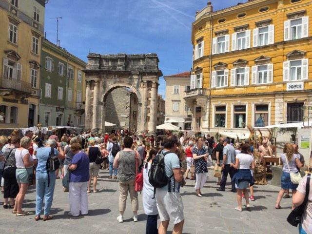 Appartamento Lukadora Pola Esterno foto